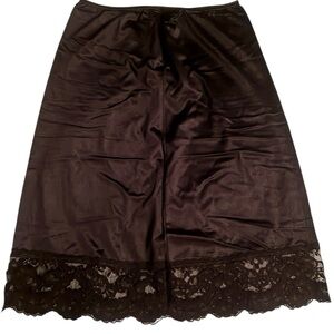 Vassarette Black Half Slip